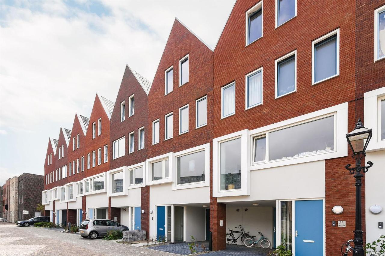 Canal House -