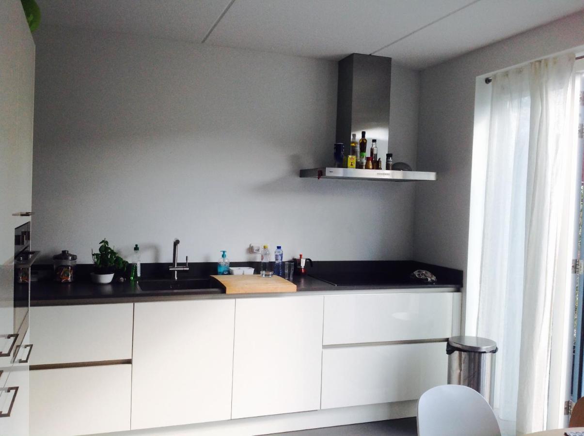 Homestay Canal House - *